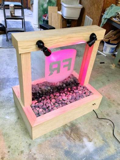 Thác Nước Trên Kính Tự Chế 